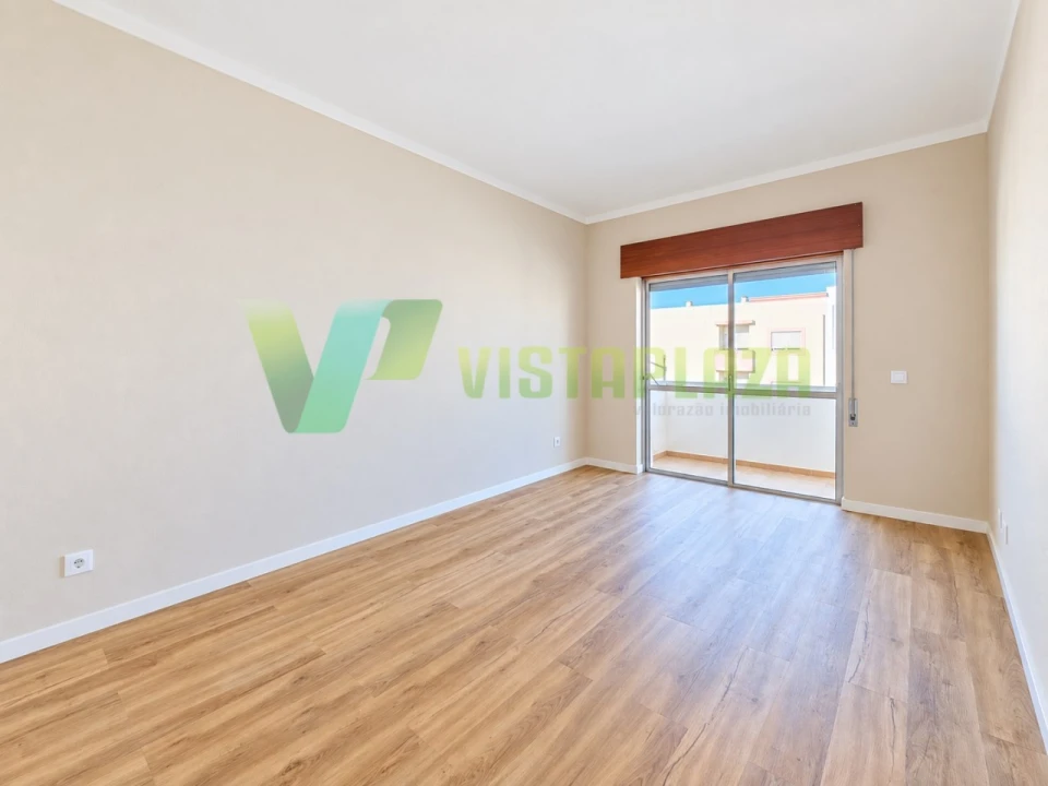 Apartamento T2 para Venda em Portimão Foto 7