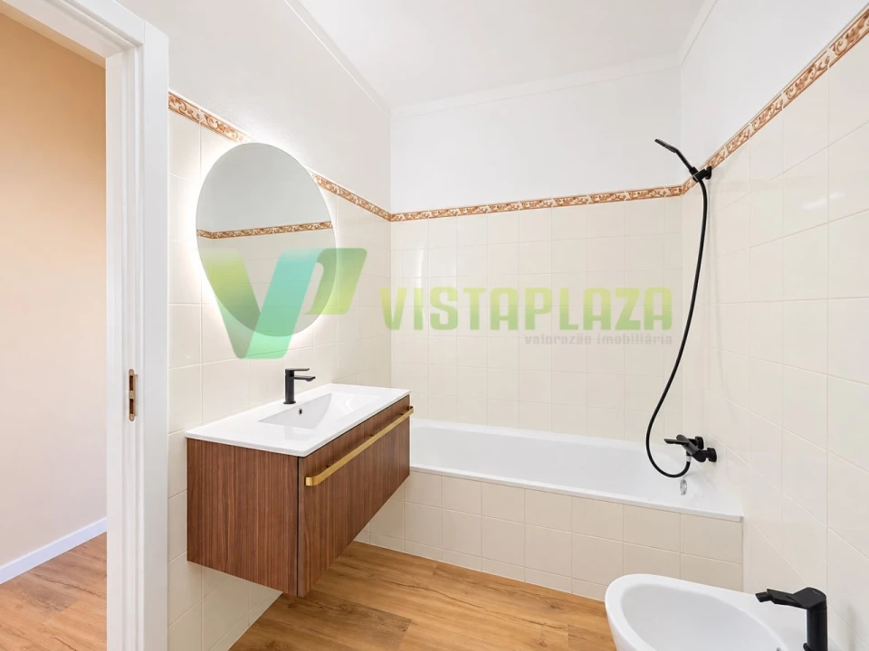 Apartamento T2 para Venda em Portimão Foto 11