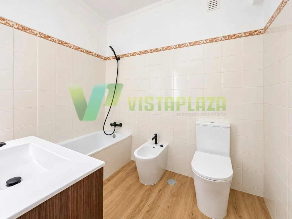 Apartamento T2 para Venda em Portimão Foto 12