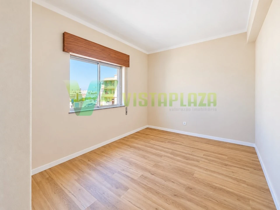 Apartamento T2 para Venda em Portimão Foto 15