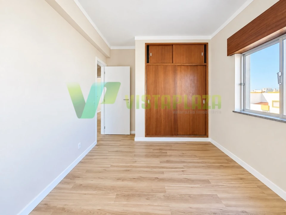Apartamento T2 para Venda em Portimão Foto 16
