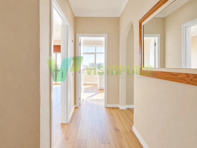 Apartamento T2 para Venda em Portimão Foto 5