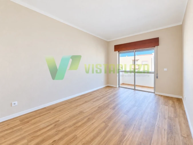 Apartamento T2 para Venda em Portimão Foto 7