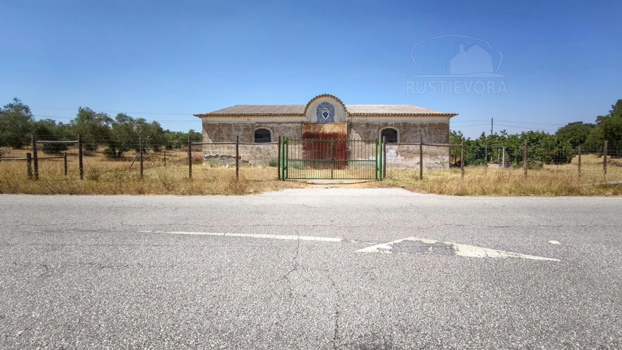 Armazém para Venda em São Miguel de Machede Foto 4