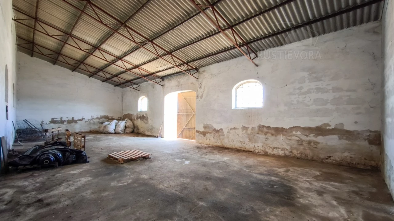 Armazém para Venda em São Miguel de Machede Foto 5