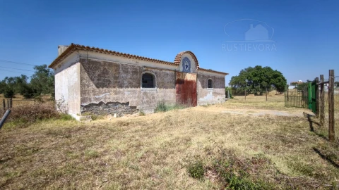 Armazém para Venda em São Miguel de Machede