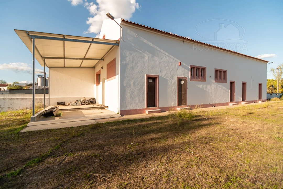 Armazém para Arrendamento em Nossa Senhora da Tourega e Nossa Senhora de Guadalupe Foto 31