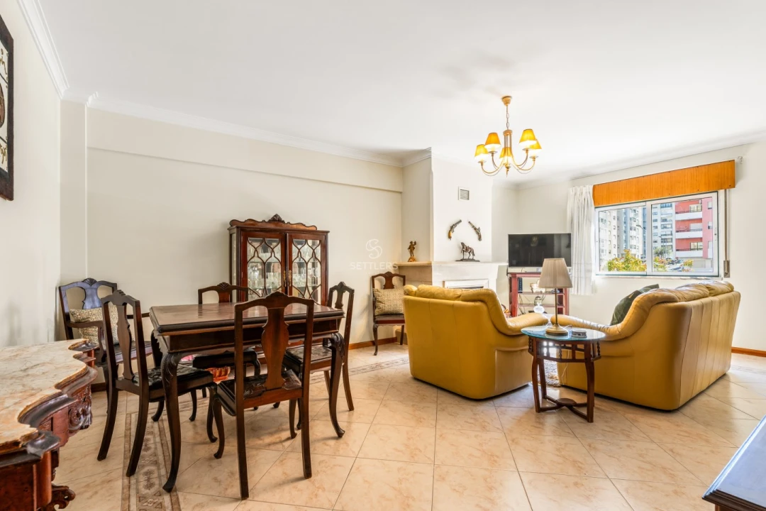 Apartamento T2 para Venda em Cacém e São Marcos Foto 3