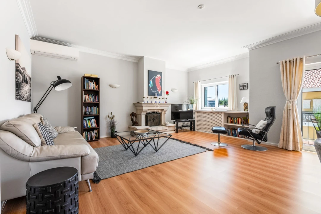 Apartamento T1 para Venda em Cascais e Estoril Foto 2