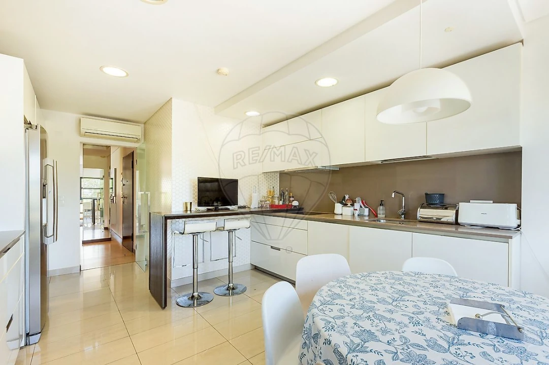 Apartamento T3 para Arrendamento em Lumiar Foto 7