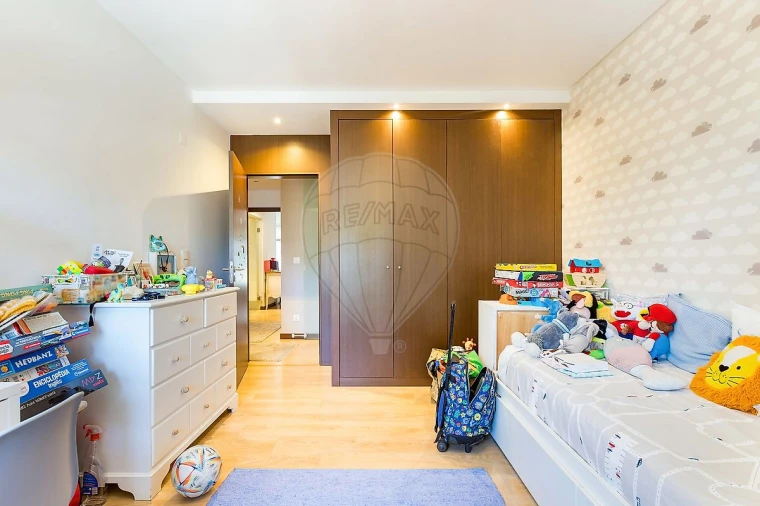 Apartamento T3 para Arrendamento em Lumiar Foto 8