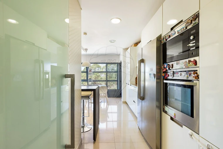 Apartamento T3 para Arrendamento em Lumiar Foto 3