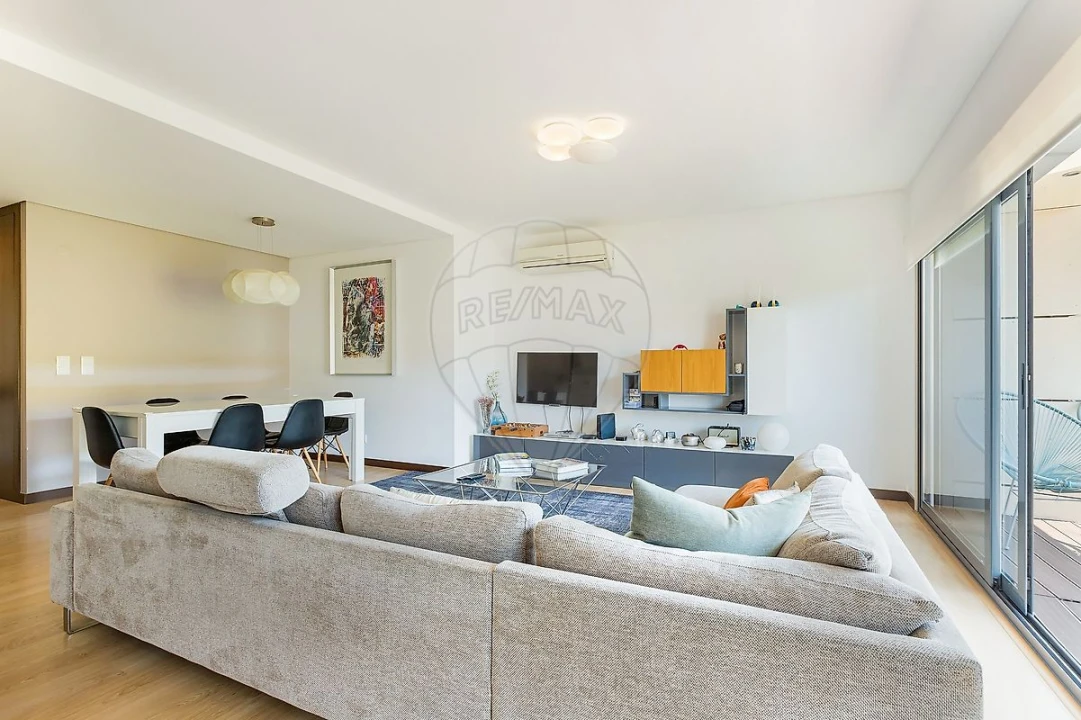 Apartamento T3 para Arrendamento em Lumiar Foto 2