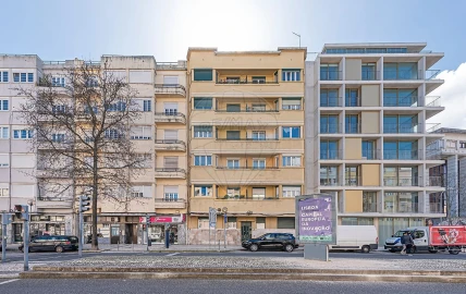 Apartamento T3 para Arrendamento em Areeiro