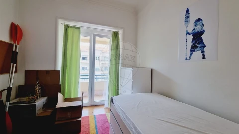 Apartamento T3 para Arrendamento em Areeiro