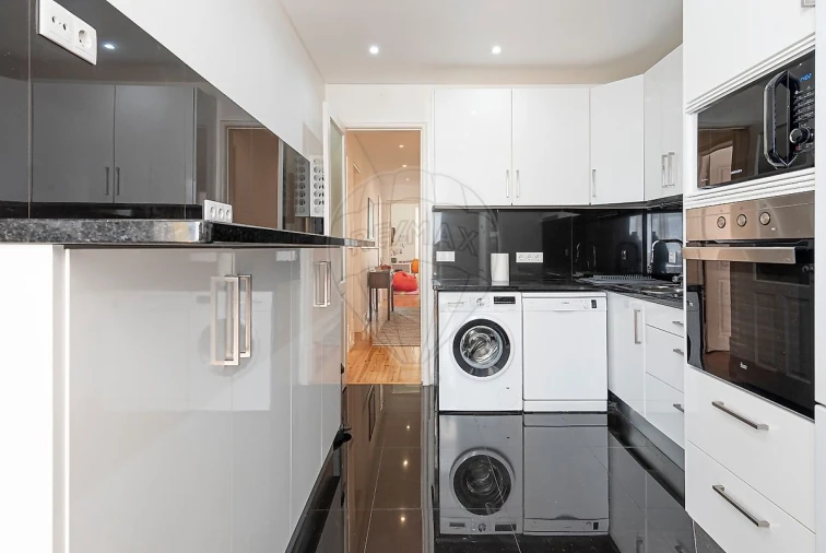 Apartamento T3 para Arrendamento em Areeiro Foto 14