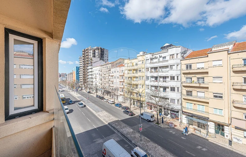 Apartamento T3 para Arrendamento em Areeiro Foto 23