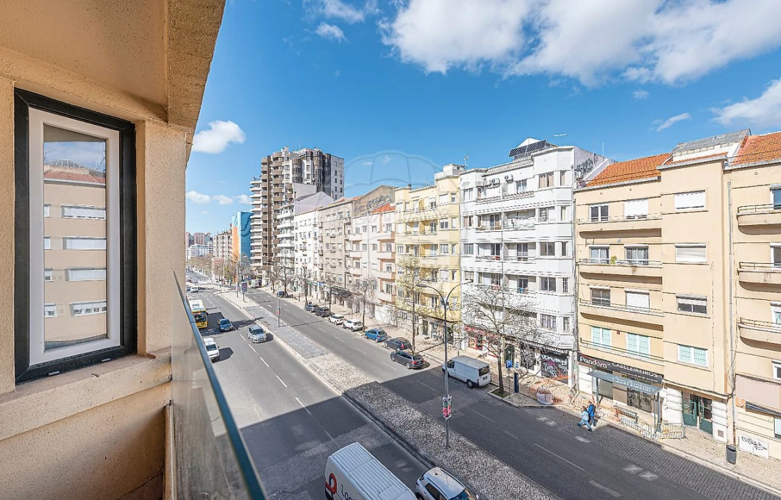 Apartamento T3 para Arrendamento em Areeiro Foto 23