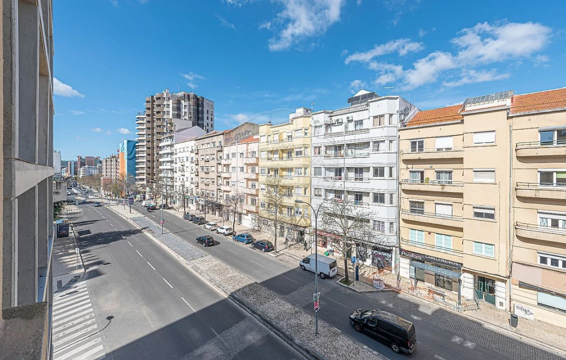 Apartamento T3 para Arrendamento em Areeiro Foto 17