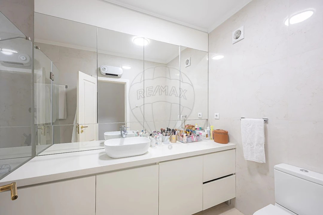 Apartamento T3 para Venda em Carcavelos e Parede Foto 13