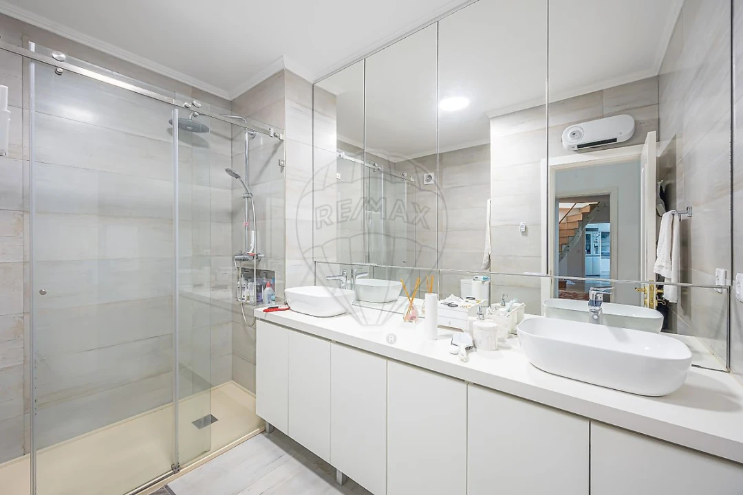 Apartamento T3 para Venda em Carcavelos e Parede Foto 12