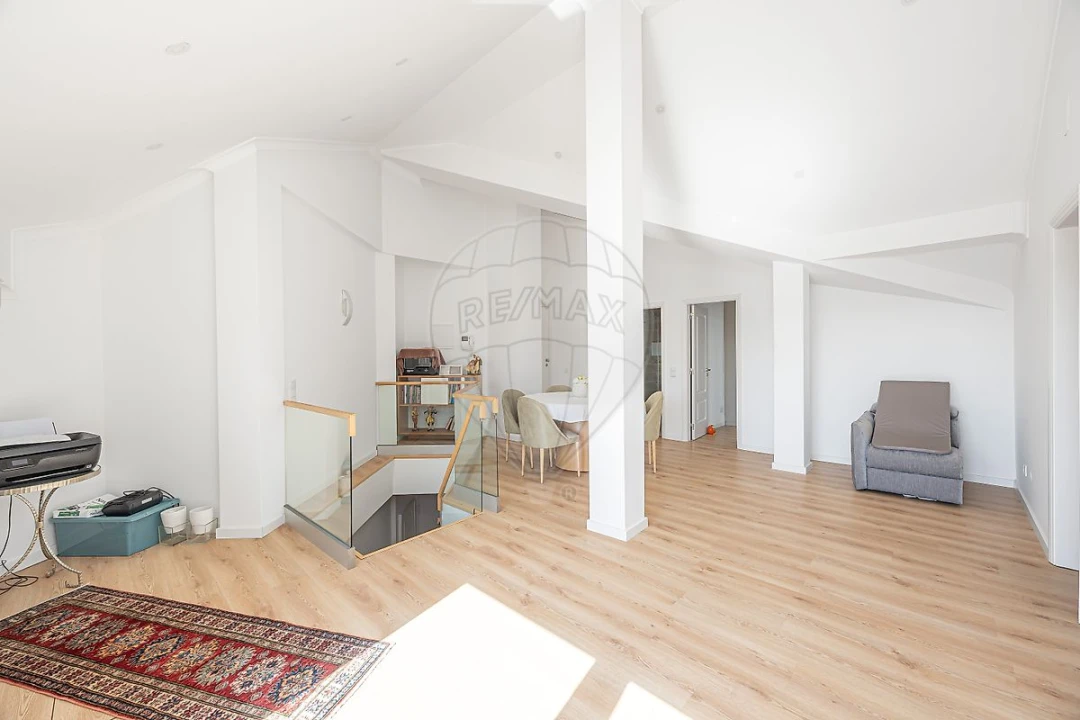 Apartamento T3 para Venda em Carcavelos e Parede Foto 15