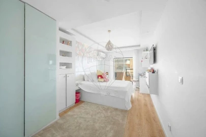Apartamento T3 para Venda em Carcavelos e Parede