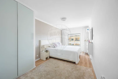 Apartamento T3 para Venda em Carcavelos e Parede