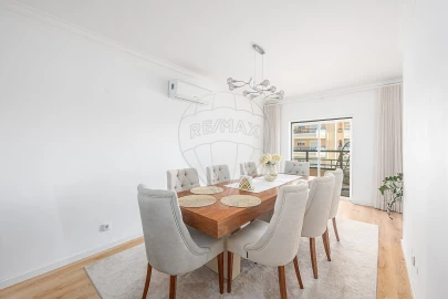 Apartamento T3 para Venda em Carcavelos e Parede