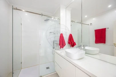 Apartamento T3 para Venda em Carcavelos e Parede