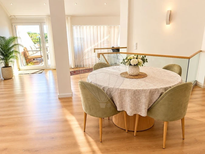 Apartamento T3 para Venda em Carcavelos e Parede Foto 2