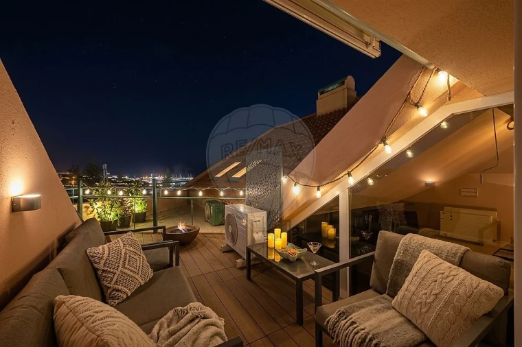 Apartamento T3 para Venda em Carcavelos e Parede Foto 24