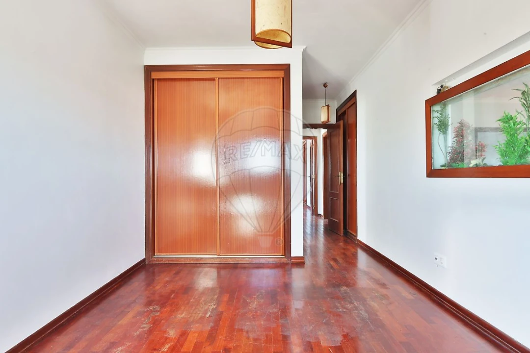 Apartamento T2 para Venda em Venda do Pinheiro e Santo Estêvão das Galés Foto 14