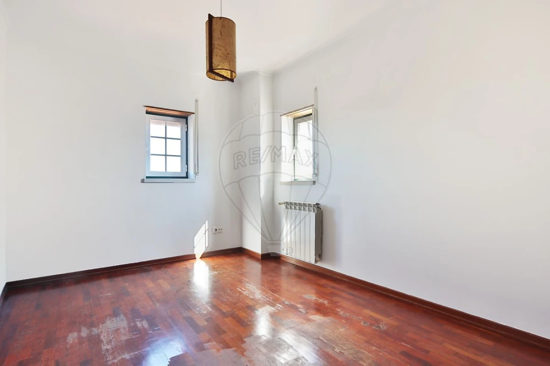 Apartamento T2 para Venda em Venda do Pinheiro e Santo Estêvão das Galés Foto 13
