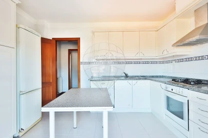 Apartamento T2 para Venda em Venda do Pinheiro e Santo Estêvão das Galés