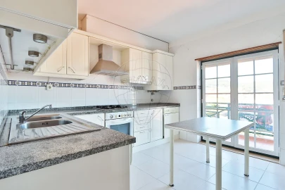 Apartamento T2 para Venda em Venda do Pinheiro e Santo Estêvão das Galés