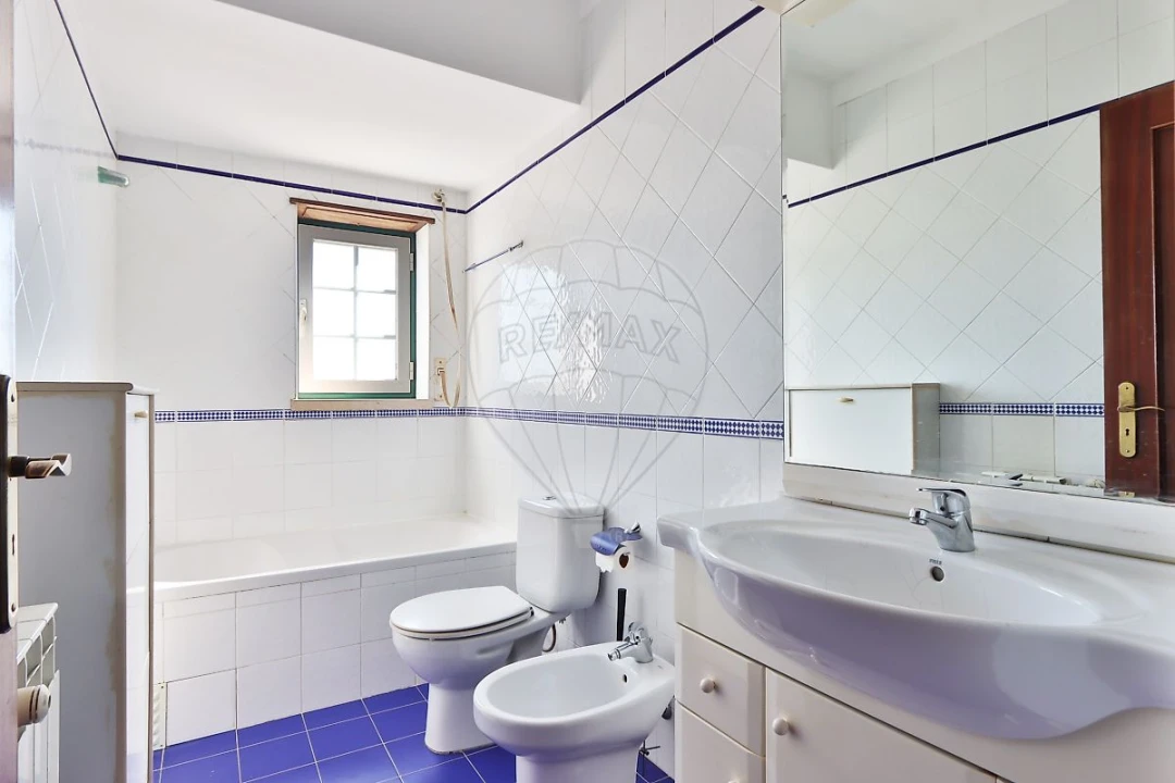 Apartamento T2 para Venda em Venda do Pinheiro e Santo Estêvão das Galés Foto 1
