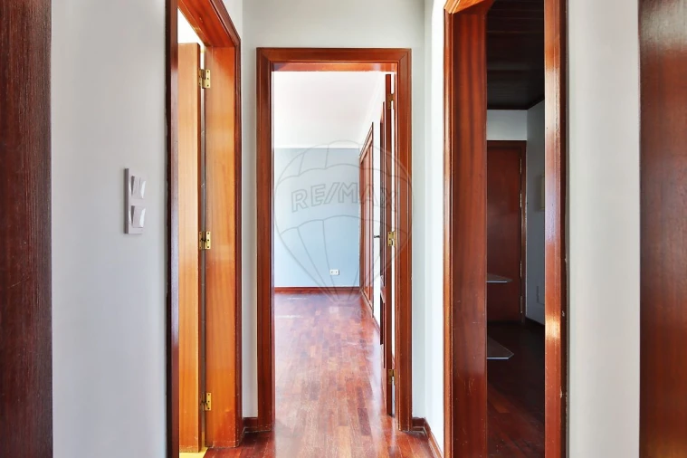 Apartamento T2 para Venda em Venda do Pinheiro e Santo Estêvão das Galés Foto 4