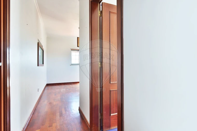 Apartamento T2 para Venda em Venda do Pinheiro e Santo Estêvão das Galés Foto 19