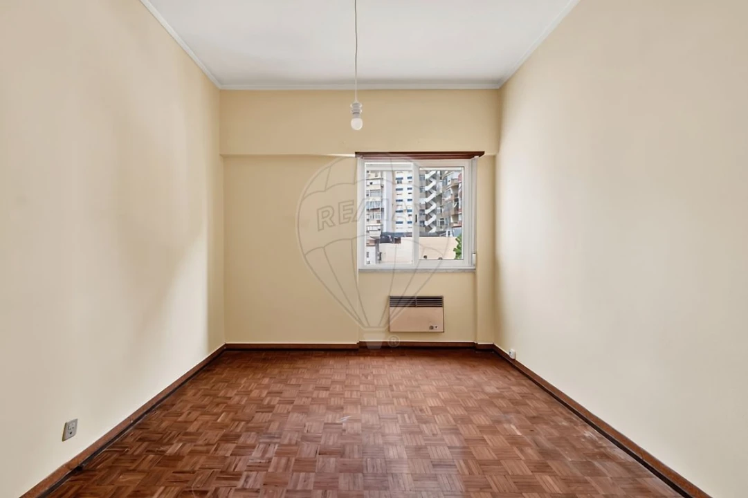 Apartamento T2 para Arrendamento em Benfica Foto 9