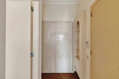 Apartamento T2 para Arrendamento em Benfica