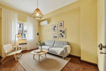 Apartamento T2 para Arrendamento em Benfica