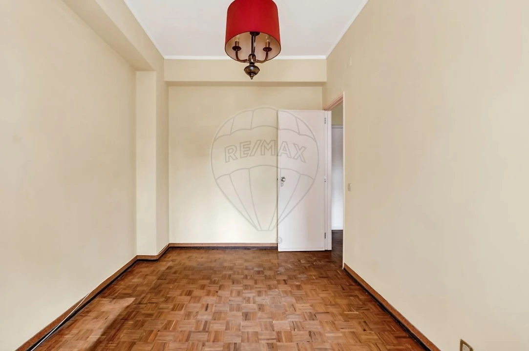 Apartamento T2 para Arrendamento em Benfica Foto 4