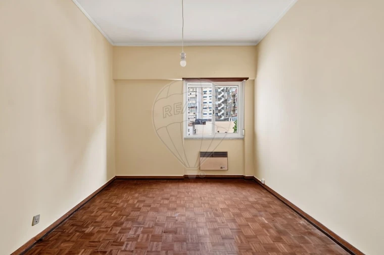 Apartamento T2 para Arrendamento em Benfica Foto 9