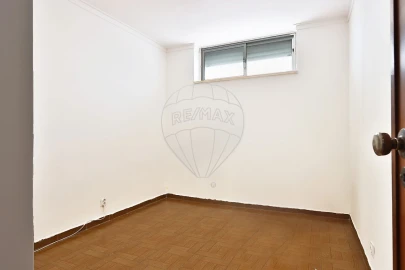 Apartamento T2 para Venda em Agualva e Mira-Sintra