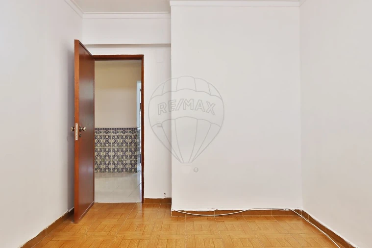 Apartamento T2 para Venda em Agualva e Mira-Sintra Foto 11