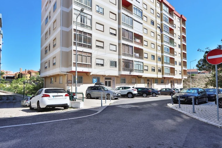 Apartamento T2 para Venda em Agualva e Mira-Sintra Foto 17