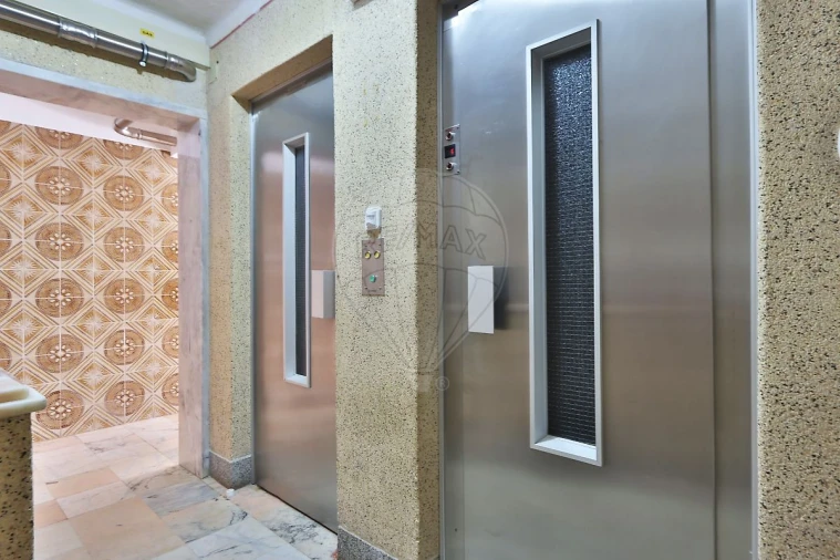 Apartamento T2 para Venda em Agualva e Mira-Sintra Foto 15