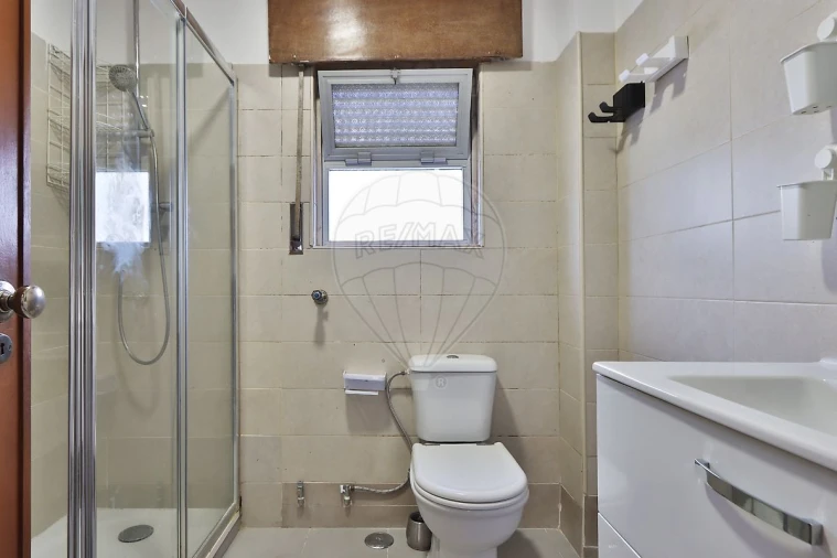 Apartamento T2 para Venda em Agualva e Mira-Sintra Foto 13