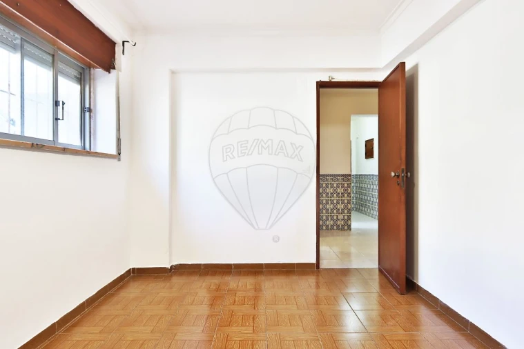 Apartamento T2 para Venda em Agualva e Mira-Sintra Foto 9